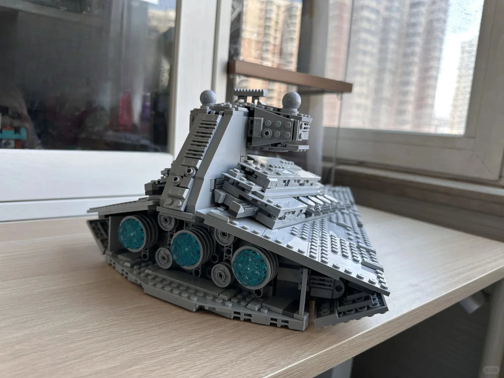 New MOC Cosmic Fighter Spaceship Model Building Blocks Ornament for Children and Boys as a Holiday Gift