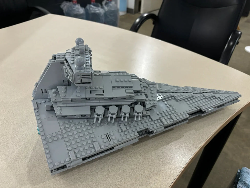 New MOC Cosmic Fighter Spaceship Model Building Blocks Ornament for Children and Boys as a Holiday Gift